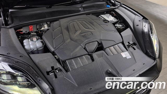 Porsche Cayenne 2025 — photo 6