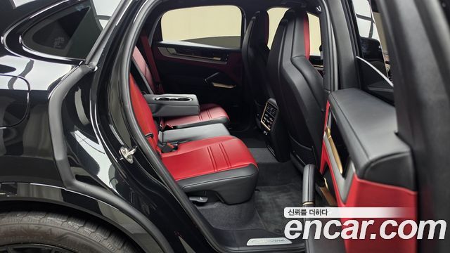 Porsche Cayenne 2025 — photo 17