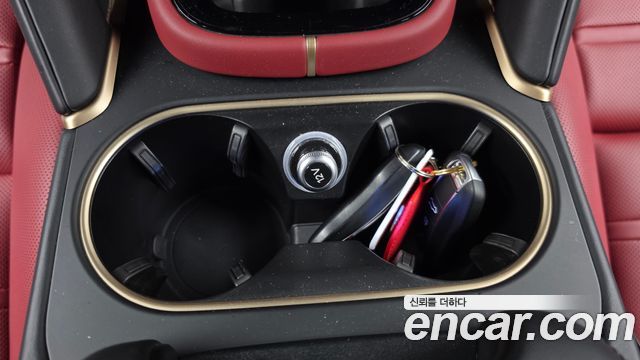 Porsche Cayenne 2025 — photo 21
