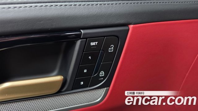 Porsche Cayenne 2025 — photo 30