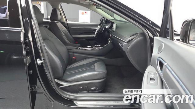 Hyundai Sonata 2022 — photo 17