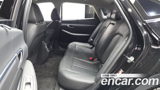 Hyundai Sonata 2022 — photo 16