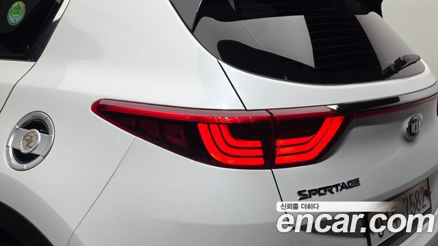Kia Sportage 2018 — photo 9