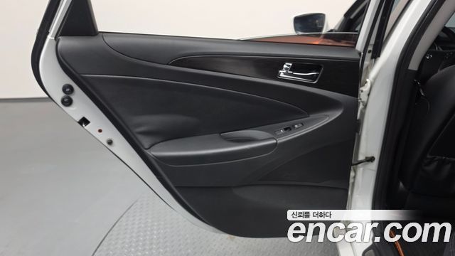 Hyundai Sonata 2013 — photo 15