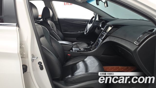 Hyundai Sonata 2013 — photo 16