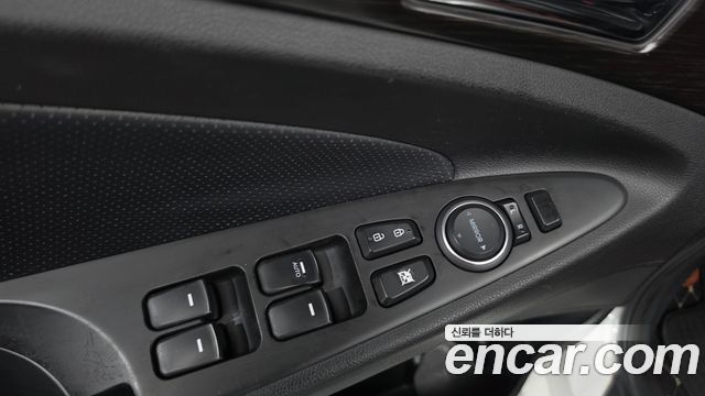 Hyundai Sonata 2013 — photo 28