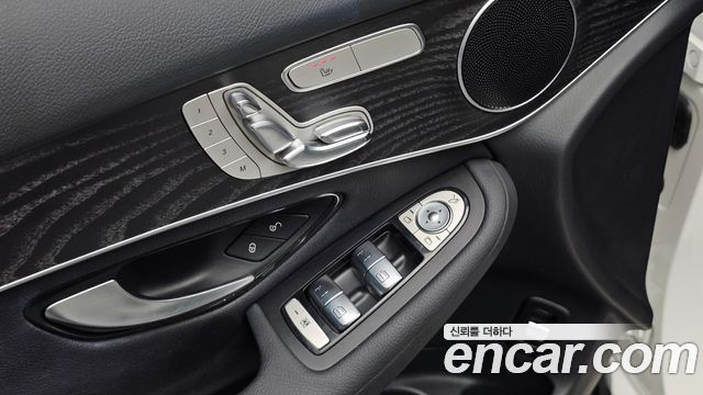 Mercedes-Benz GLC-Class 2019 — photo 24
