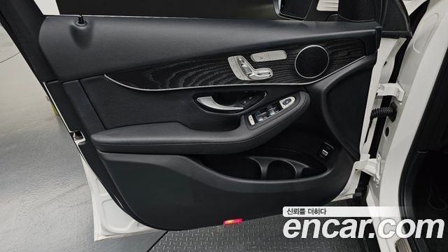 Mercedes-Benz GLC-Class 2019 — photo 14