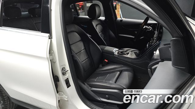 Mercedes-Benz GLC-Class 2019 — photo 16