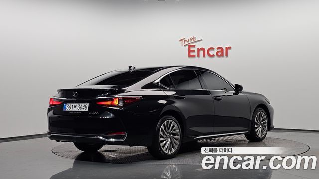 Lexus ES 2026 — photo 2