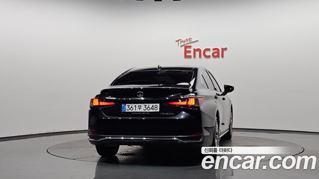 Lexus ES 2026 — photo 4