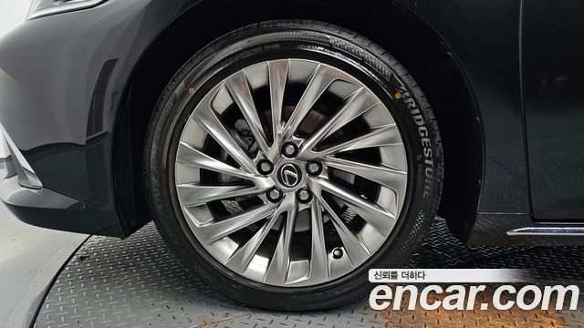 Lexus ES 2026 — photo 5