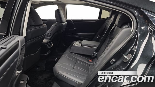 Lexus ES 2026 — photo 12