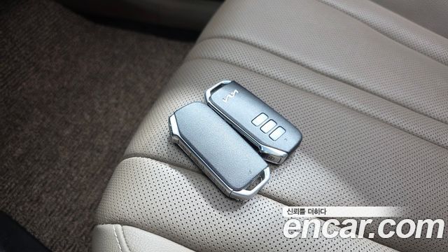 Kia K8 2022 — photo 31