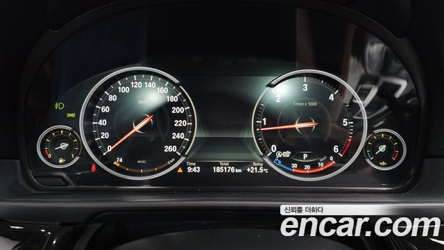 BMW 5-Series 2013 — photo 8