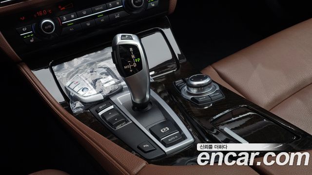 BMW 5-Series 2013 — photo 9