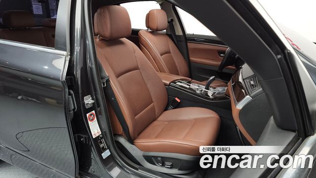BMW 5-Series 2013 — photo 10