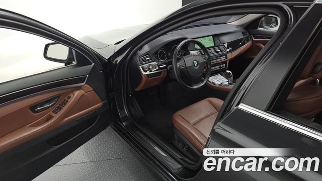 BMW 5-Series 2013 — photo 11