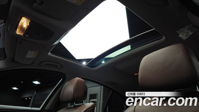 BMW 5-Series 2013 — photo 18