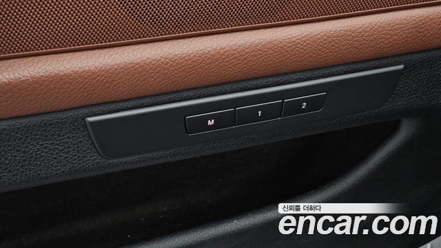 BMW 5-Series 2013 — photo 19