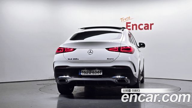 Mercedes-Benz GLE-Class 2021 — photo 4