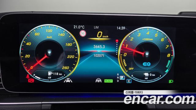 Mercedes-Benz GLE-Class 2021 — photo 11