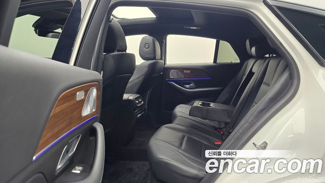 Mercedes-Benz GLE-Class 2021 — photo 18