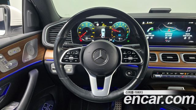 Mercedes-Benz GLE-Class 2021 — photo 19