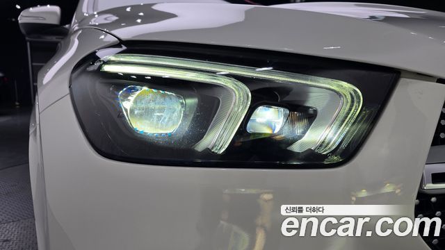 Mercedes-Benz GLE-Class 2021 — photo 8
