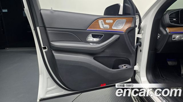 Mercedes-Benz GLE-Class 2021 — photo 14