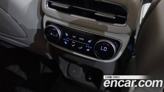 Genesis GV80 2023 — photo 34