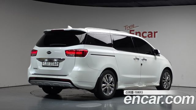 Kia Canival 2016 — photo 2