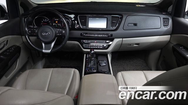 Kia Canival 2016 — photo 10
