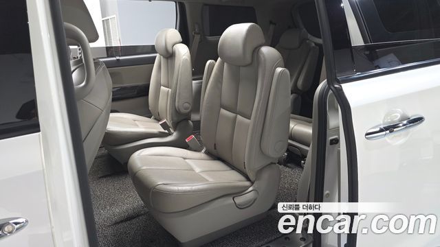Kia Canival 2016 — photo 18