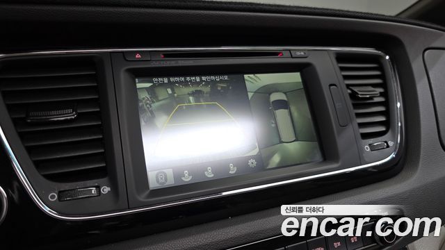 Kia Canival 2016 — photo 21