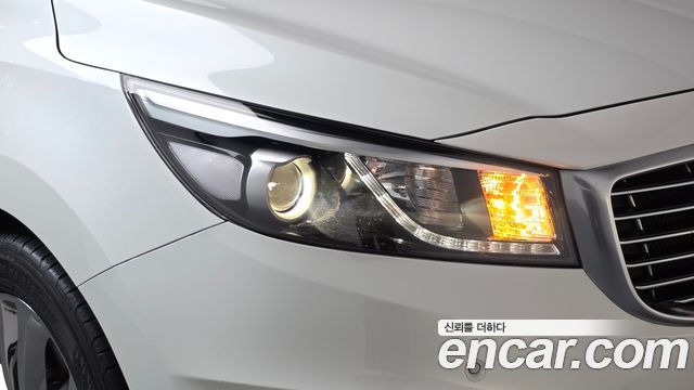 Kia Canival 2016 — photo 8