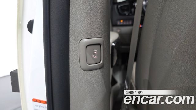 Kia Canival 2016 — photo 31