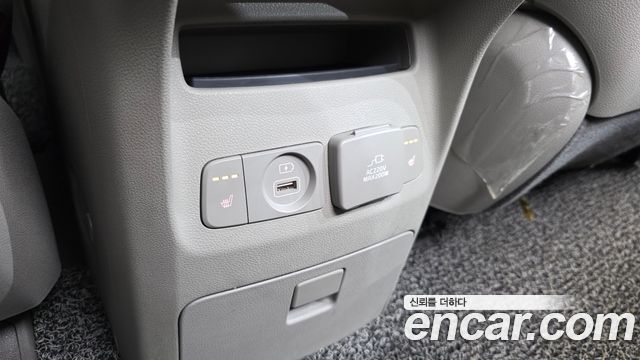 Kia Canival 2016 — photo 32