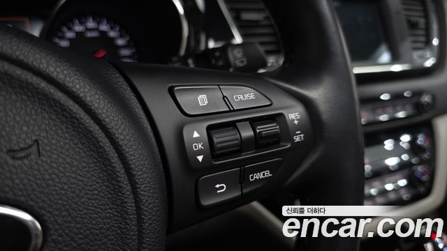 Kia Canival 2016 — photo 33