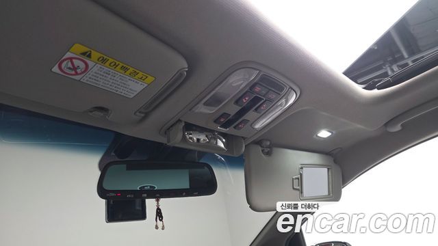 Kia Canival 2016 — photo 40