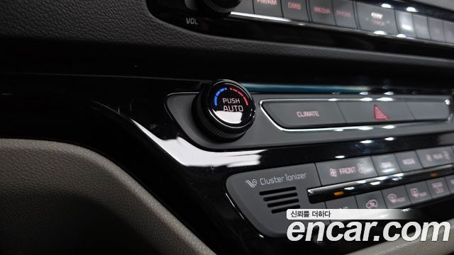 Kia Canival 2016 — photo 41