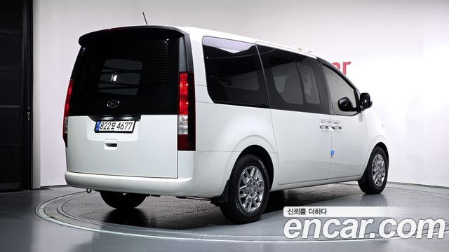 Hyundai Staria 2022 — photo 2