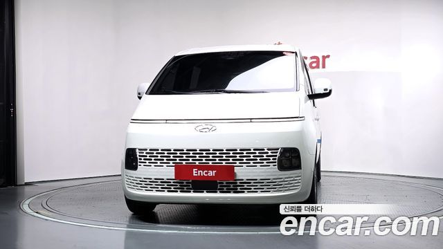 Hyundai Staria 2022 — photo 3