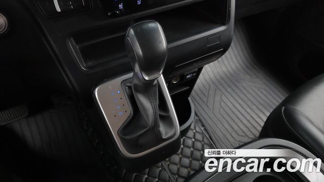 Hyundai Staria 2022 — photo 12