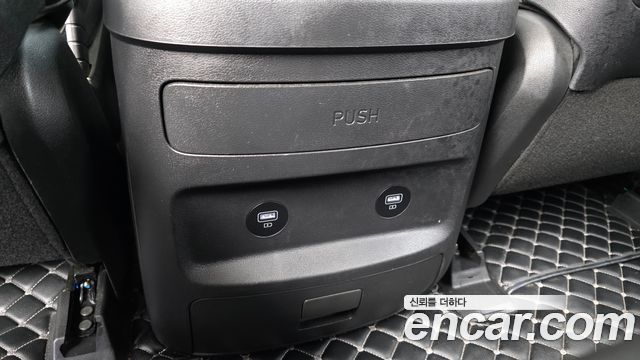 Hyundai Staria 2022 — photo 24