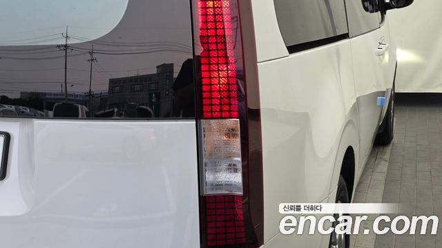 Hyundai Staria 2022 — photo 9