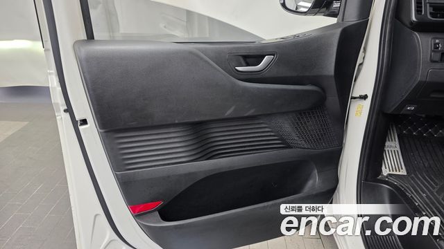Hyundai Staria 2022 — photo 14
