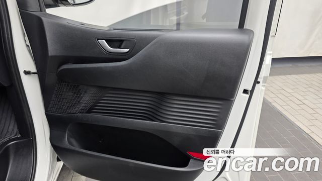 Hyundai Staria 2022 — photo 15