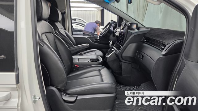 Hyundai Staria 2022 — photo 16