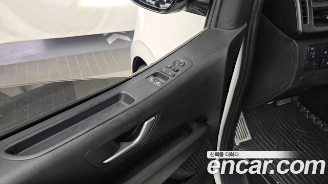 Hyundai Staria 2022 — photo 27
